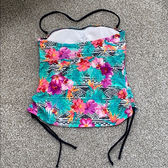 Halter neck swim top - Picture 2 of 2
